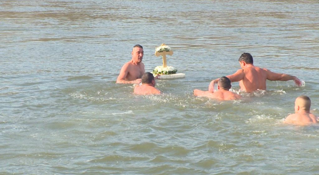doboj plivanje za krst bogojavljenje