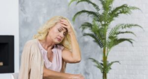 Hormonska oluja u našoj duši – kako menopauza utiče na raspoloženje