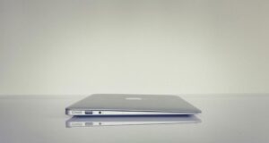 Apple će početkom 2026. predstaviti tri nova MacBooka