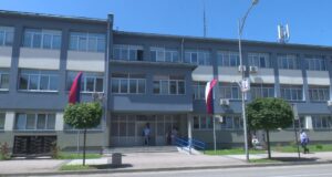 DOBOJ: PU Doboj: Tijelo muškarca pronađeno na pruzi u Stanarima prevezeno u Banjaluku radi obdukcije