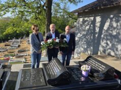 DOBOJ: Delegacija Gradske uprave Doboja položila vijenac i odala počast Branislavu Gariću (FOTO)