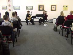 DOBOJ: Publika uživala u koncertu klasične gitare dua Milutinović–Felštinski (FOTO/VIDEO)