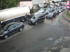 PUTEVI: Kolovozi mokri, čekanja na granici sa Hrvatskom