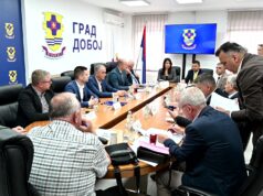 DOBOJ: Potpisan sporazum za realizaciju projekata obnove i izgradnje infrastrukture za izbjegla i raseljena lica; Za tri projekta na području Doboja 880.000 KM (FOTO/VIDEO)